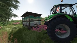 old-trailer-with-beehives-v1.0.0.1-3.jpg