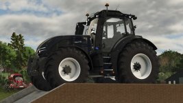 valtra-q-series-rust-edition-v1.2-1.jpg